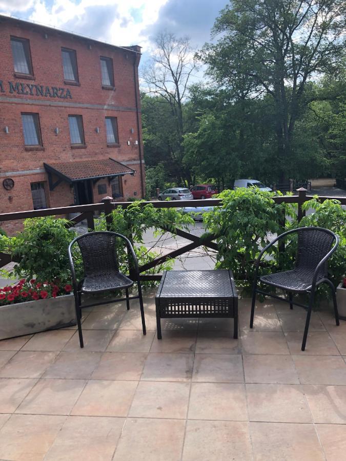 Dom Mlynarza Hotel Zukczyn Екстериор снимка