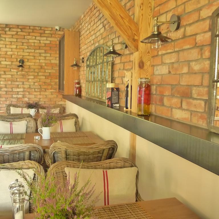 Dom Mlynarza Hotel Zukczyn Екстериор снимка
