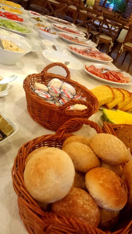 Dom Mlynarza Hotel Zukczyn Екстериор снимка