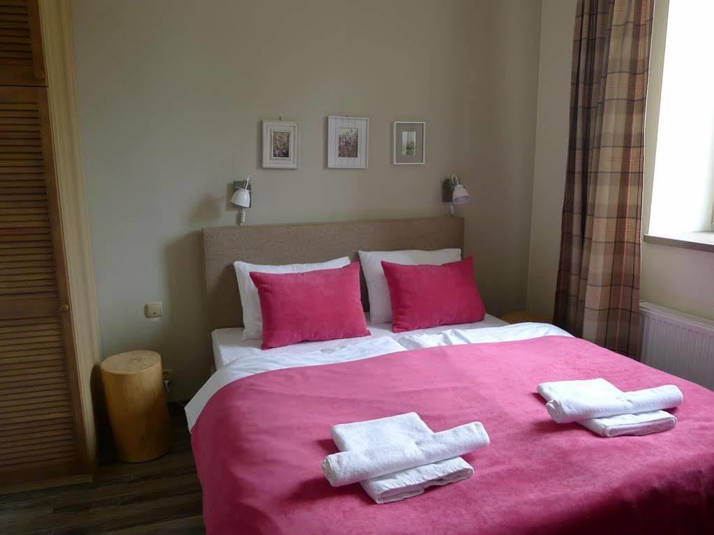 Dom Mlynarza Hotel Zukczyn Екстериор снимка